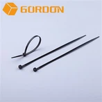 Kichkina kabel rishtalari qora